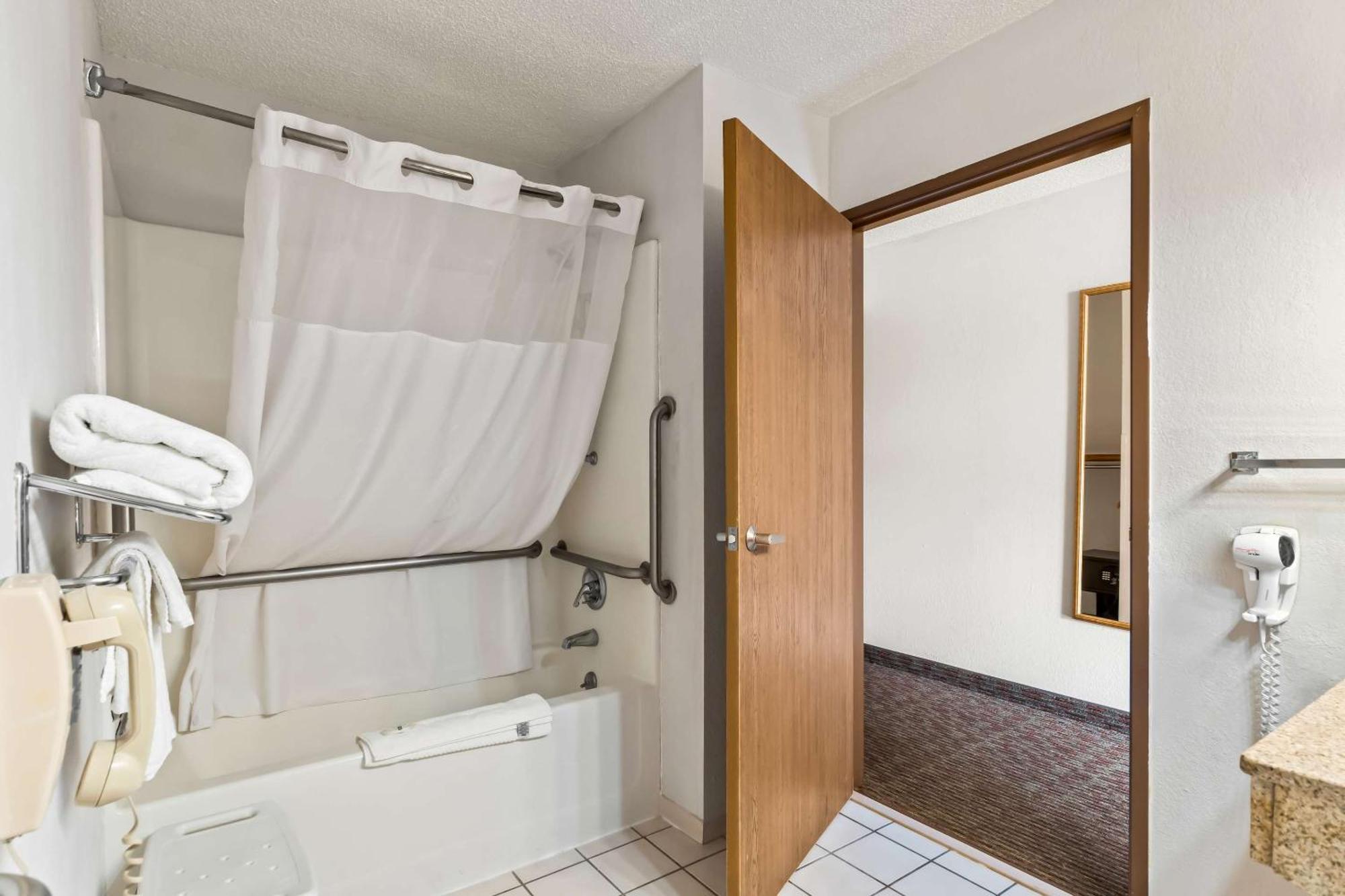 Quality Inn Sidney I-80 Exterior foto